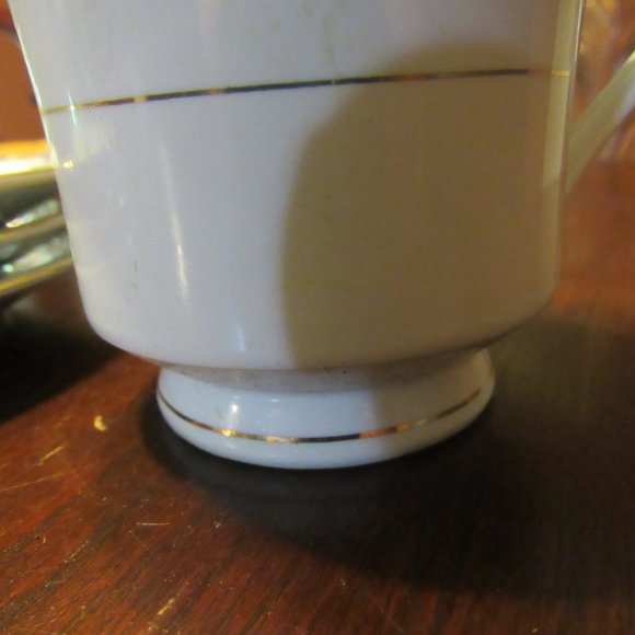 Vintage Victorian Porcelain Footed Floral Tea Set 3 Cups/4 Plates - Picture 8 of 15